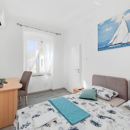 Little Flower City Studio 5 - Rijeka Rent Экстерьер фото